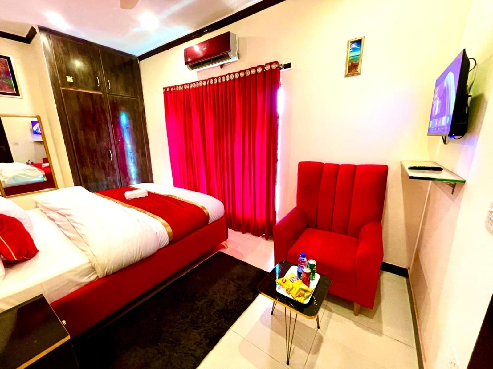 Go Room Hotel Lahore Buitenkant foto
