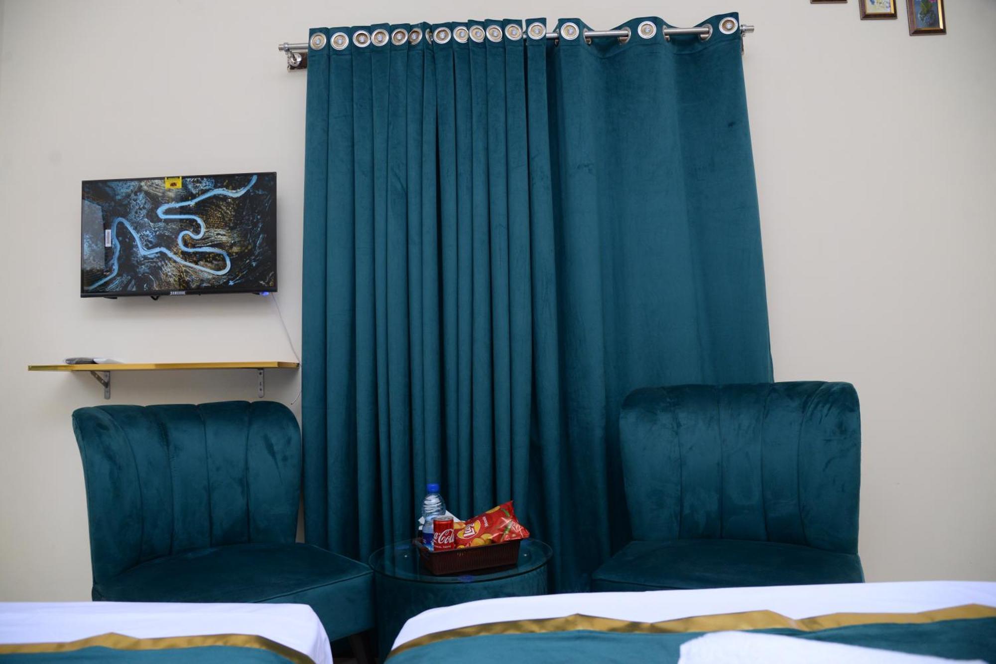 Go Room Hotel Lahore Buitenkant foto