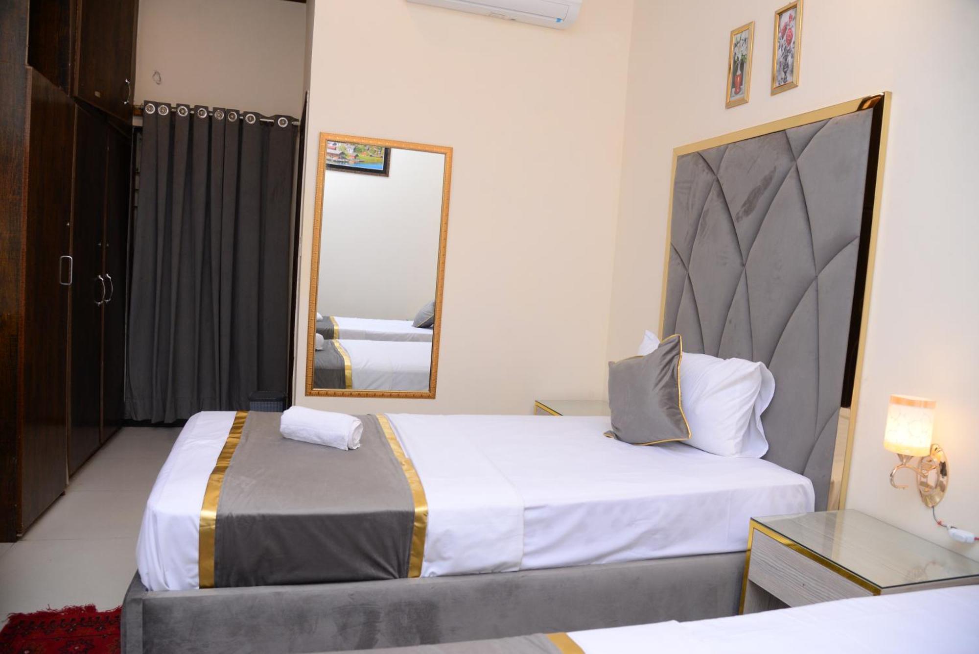 Go Room Hotel Lahore Buitenkant foto