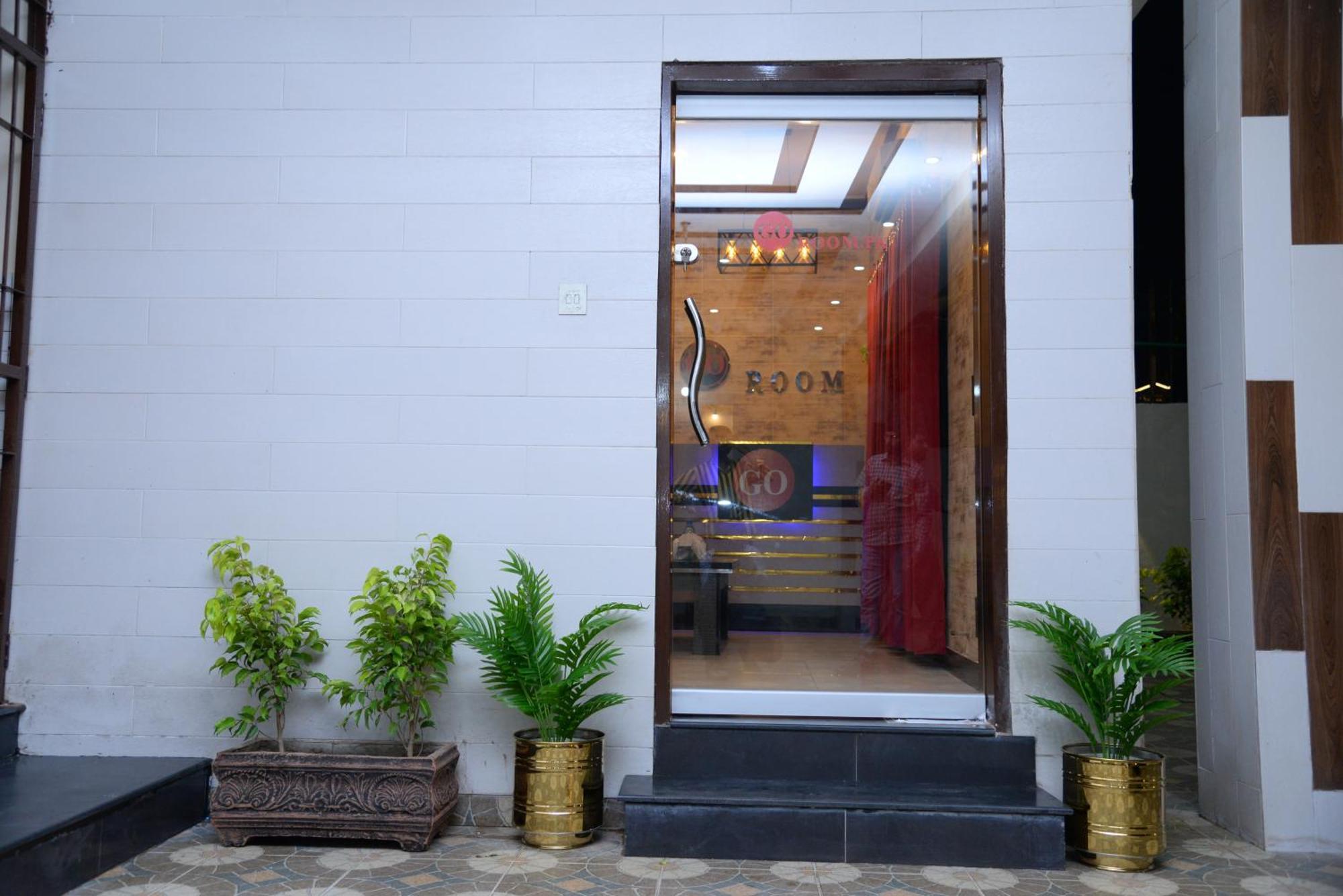 Go Room Hotel Lahore Buitenkant foto