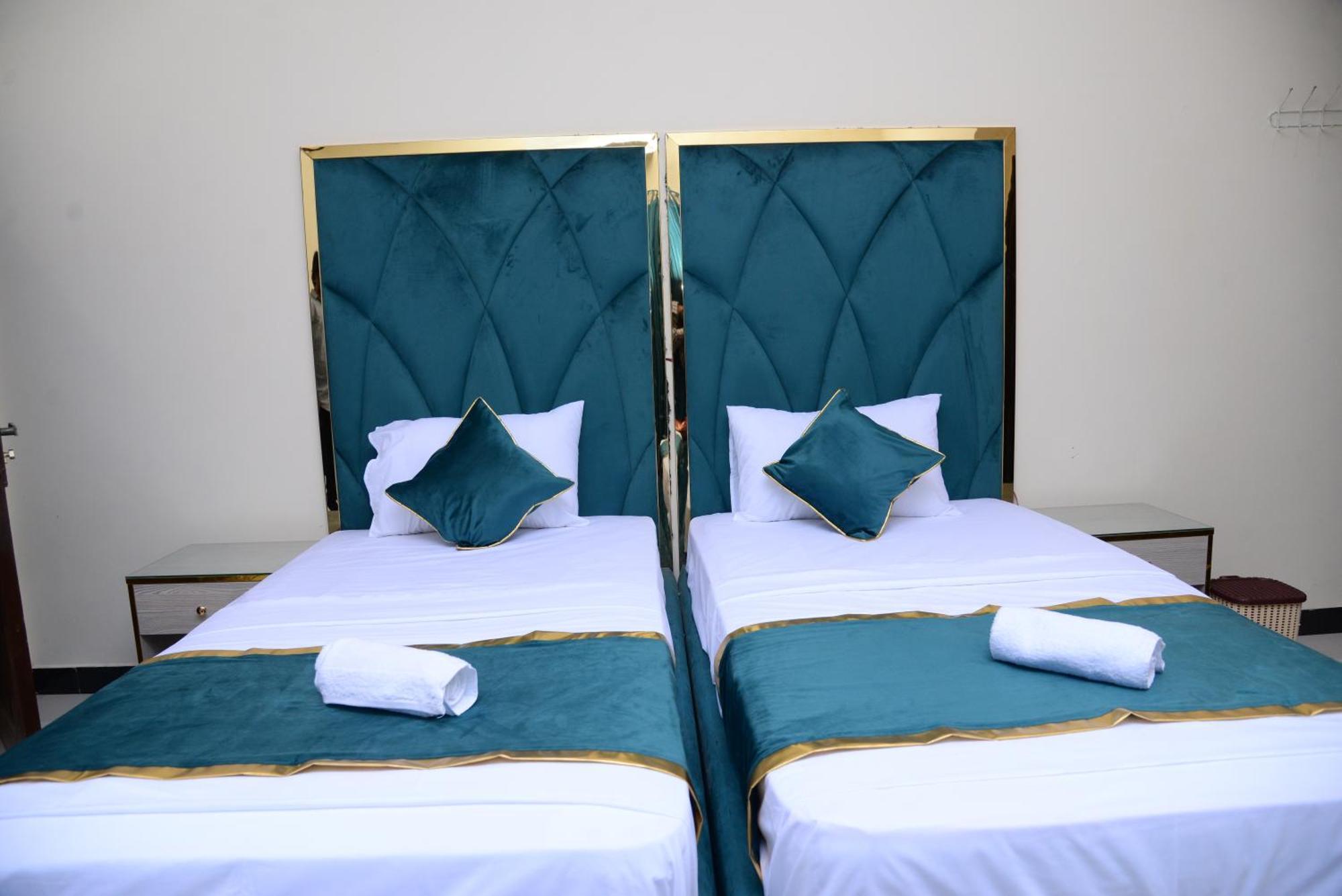 Go Room Hotel Lahore Buitenkant foto