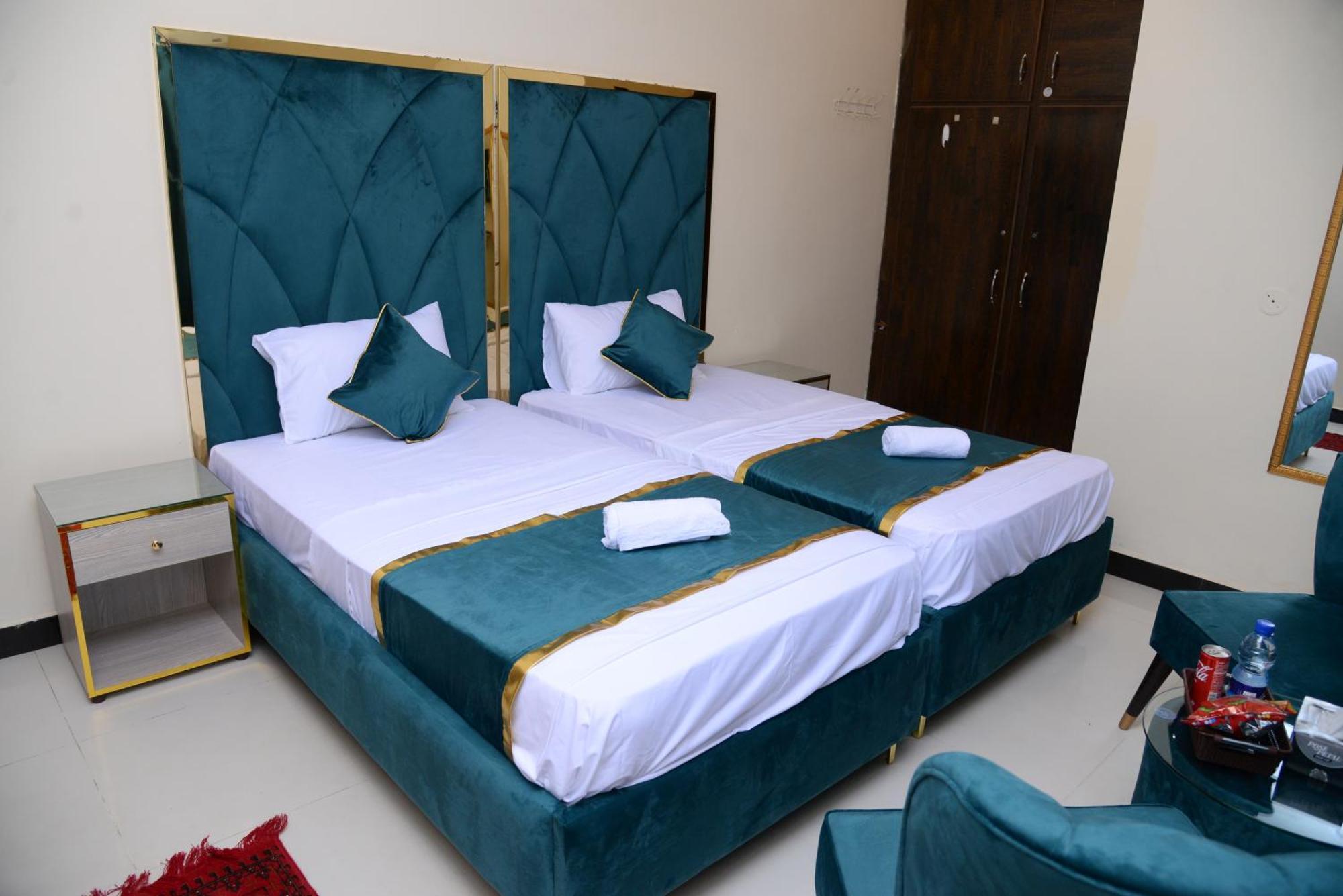 Go Room Hotel Lahore Buitenkant foto