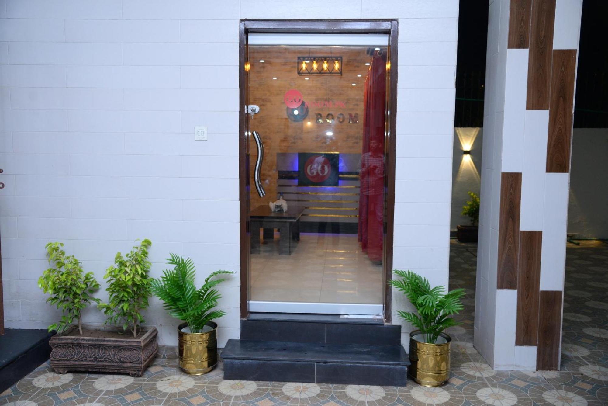Go Room Hotel Lahore Buitenkant foto